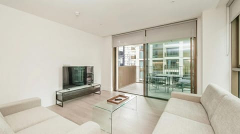Communal lounge/ TV room, TV and multimedia, Living room, Seating area, Evening entertainment