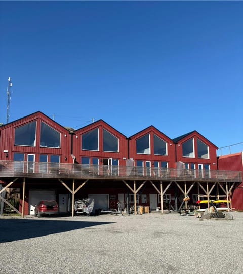 Property building, Day, Parking