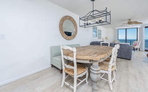 Phoenix X 707 Apartment in Ono Island