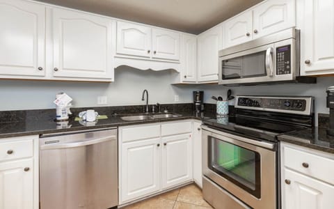 Phoenix X 715 Apartment in Ono Island