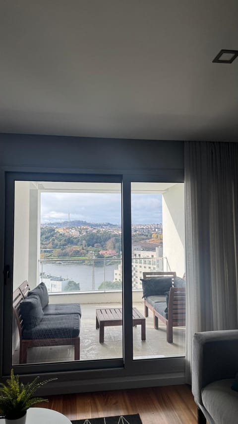 Natural landscape, View (from property/room), Balcony/Terrace, Living room, Seating area, River view