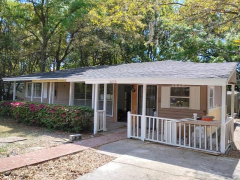 Stylish Westside Retreat - Your Jacksonville Getaway! Apartment in Jacksonville