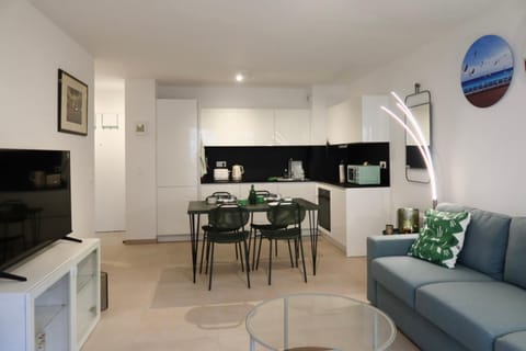 TV and multimedia, Living room, Dining area
