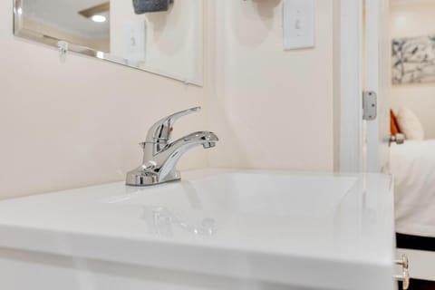 Classic Comfort Home Near Base, Sleeps 10 House in Columbus