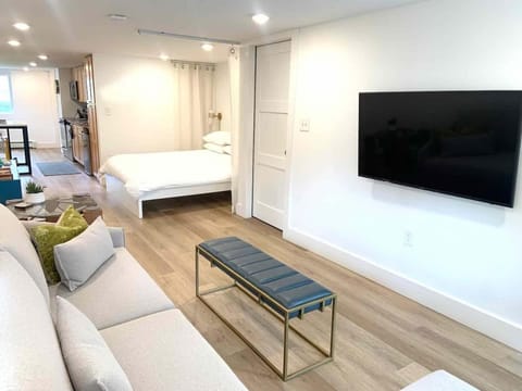 Fresh Modern Garden Level Kittery Studio Apartment in Portsmouth