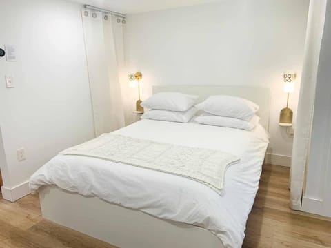 Fresh Modern Garden Level Kittery Studio Apartment in Portsmouth