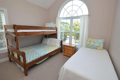 Vitamin Sea House in Saint George Island