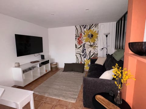 Communal lounge/ TV room, TV and multimedia, Living room