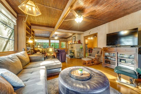 13 Mi to Beach! Forest Brook Creekfront Cabin Cabin in San Francisco Bay Area