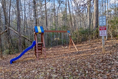 Mountain Cabin Fireplace Views Fire Pit Cabin in Sautee Nacoochee