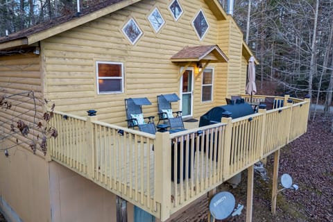 Mountain Cabin Fireplace Views Fire Pit Cabin in Sautee Nacoochee