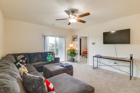 Orlando Theme Park Basecamp Family Home with Patio House in Haines City