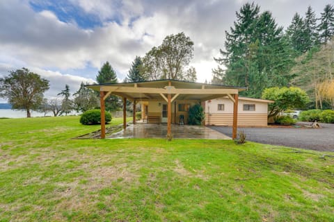 Beach and Bay Access! 5-Acre Whidbey Island Retreat House in Greenbank