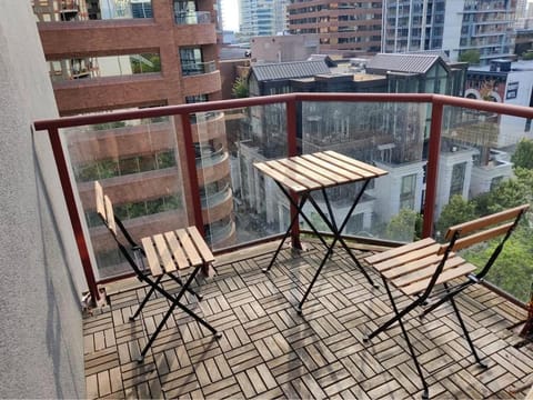Comfortable 2-Bedroom Downtown Stay Prime Area Apartment in Vancouver