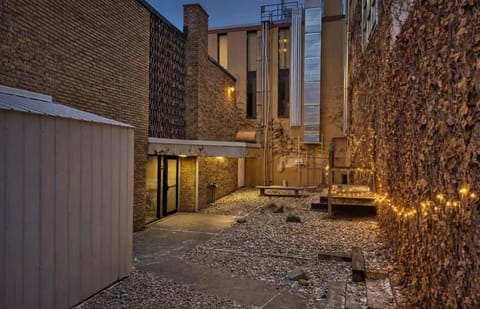 A2 Studio, Mins to Downtown, UofM, Hospitals, Restaurants & Stadium Apartment in Ann Arbor