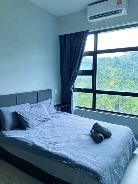 Bed, Bedroom, Mountain view