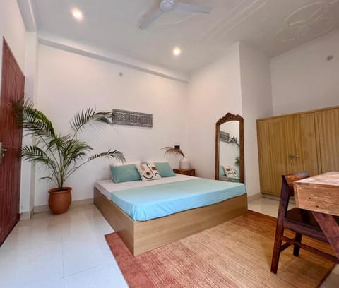 Bedroom, wardrobe
