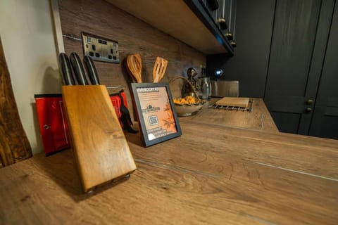 Luxury Doncaster Cottage - Free Parking Apartment in Doncaster