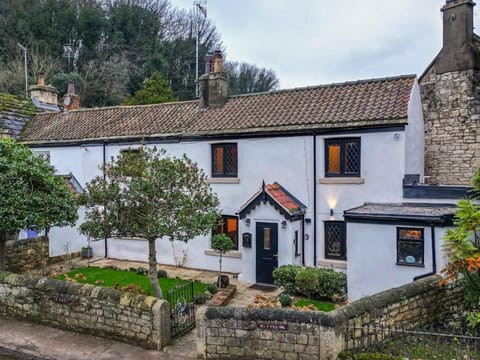 Luxury Doncaster Cottage - Free Parking Apartment in Doncaster