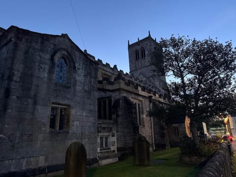 Luxury Doncaster Cottage - Free Parking Apartment in Doncaster