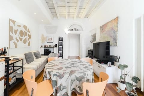Communal lounge/ TV room, TV and multimedia, Living room, Dining area