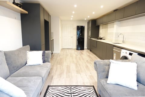 Communal lounge/ TV room, Kitchen or kitchenette