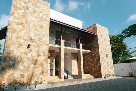 Property building, Day