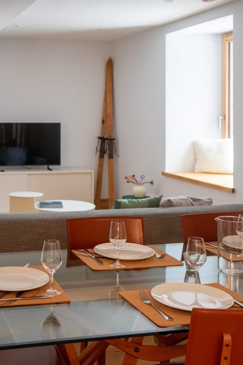 Appartement lumineux - 8 personnes - Wifi - Lave-linge - Au pied des pistes et des transports Apartment in Chamonix