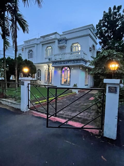 Property building, Night