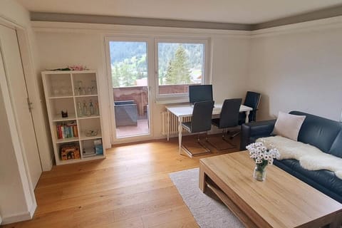 Alpine Retreat WEF - Nature, Tranquility & Comfort Apartment in Canton of Grisons