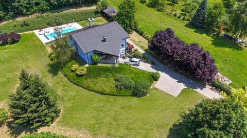 Property building, Spring, Day, Natural landscape, Bird's eye view, Garden, Garden view, Pool view, Swimming pool