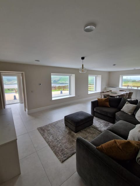 Living room, Seating area, Sea view, kitchen