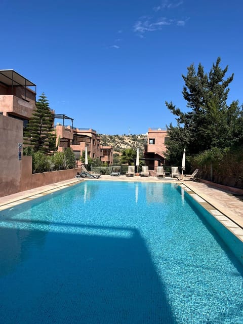 Pool view, Swimming pool, sunbed