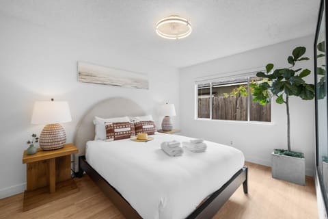 Steps to Windnsea Beach | Parking, Patio, Location! House in La Jolla