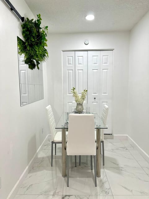 My Dream Space Apartment in Orange Park