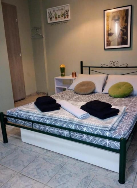 Violet Apartment in Nafplion