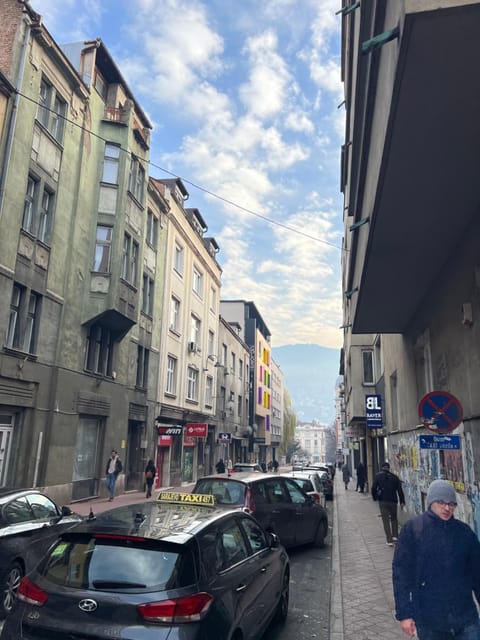 Restaurant/places to eat, Neighbourhood, City view, Street view, Location