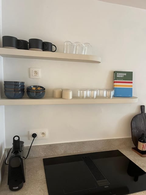 Coffee/tea facilities, Kitchen or kitchenette