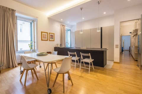 Kitchen or kitchenette, Living room, Seating area, Dining area, wardrobe