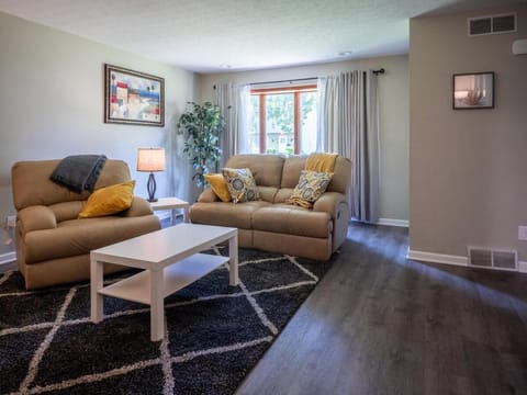 Lovely West Akron home with attached private garage Apartment in Cuyahoga Falls