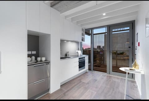 Skytower View Luxury 2 Bedroom With Balcony Parking Apartment hotel in Auckland