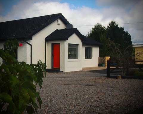 Property building, Facade/entrance, Garden