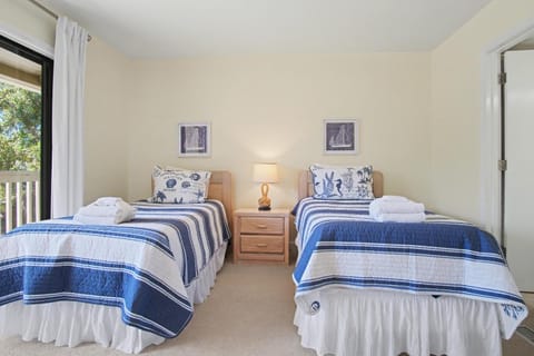 1609 Port Villas - Sleeps 6, Waterfront House in Hilton Head Island