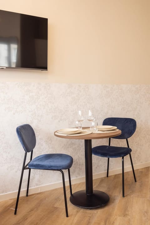 TV and multimedia, Dining area