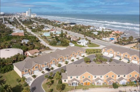 Oceanside Haven Entire home across Daytona Beach sleeps 8 4 beds 2 and a half bath House in South Daytona