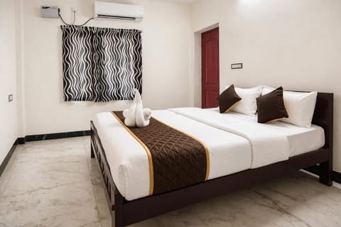 Bedroom, air conditioner