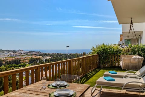 BBQ facilities, View (from property/room), Balcony/Terrace, furniture, sunbed