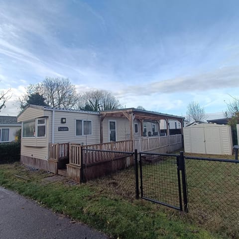 Property building, Facade/entrance, Off site