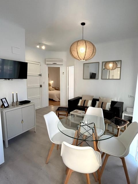 TV and multimedia, Living room, Dining area