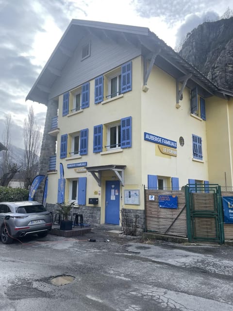 Auberge Familiale Le Foehn Hotel in Isola